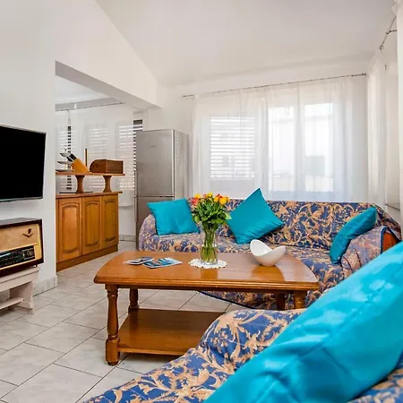 Isabella Apartment *